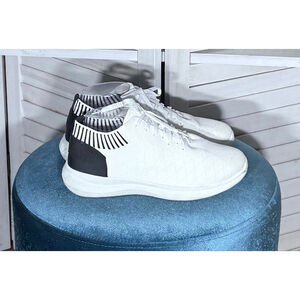 Danskin white black light weight women's sneakers stretch ankle sz 8.5